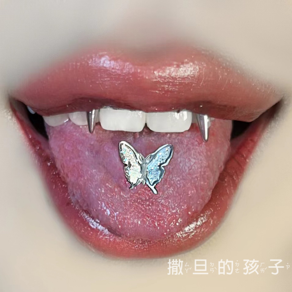 Silver pointed spike labret stud material detail