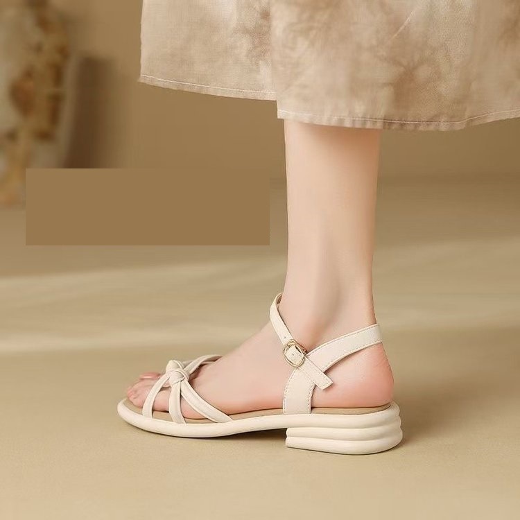 Sandalias de verano de alto nivel con falda francesa hermosa 2026 nuevo verano con sandalias para mujeres