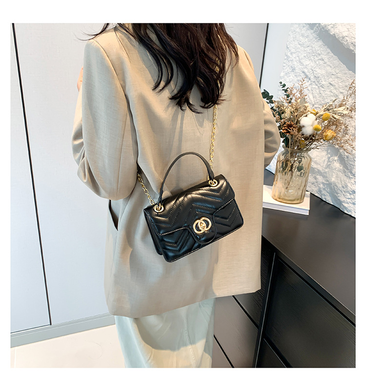 Fashion chain crossbody for women 2024 new high-end niche shoulder bag, fragrant style diamond grid small square bag_voghion.com