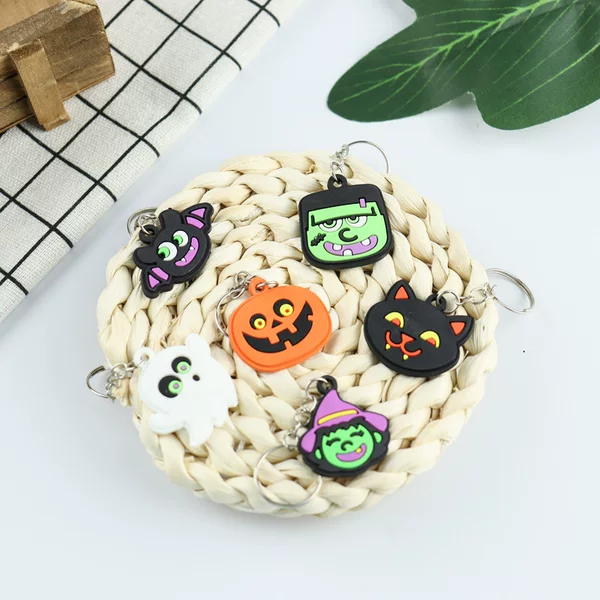 Halloween key chain PVC soft glue key ring pumpkin key chain logo cartoon pendant creative small gift