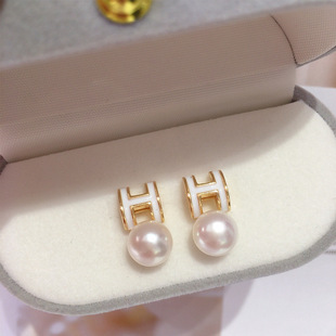 Natural Freshwater Pearl Earrings Women's 18K Bag Gold Light Luxury High Style Letter H Pearl Earrings Earrings Wholesale Zhuji