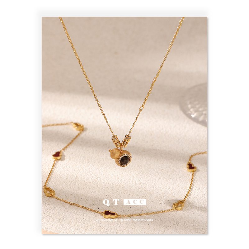 Collar de cadena de calabaza hecha a mano de alto nivel incrustado con colgante de zircón de ojo de tigre otoño y invierno decoración lujosa de alto nivel image 1