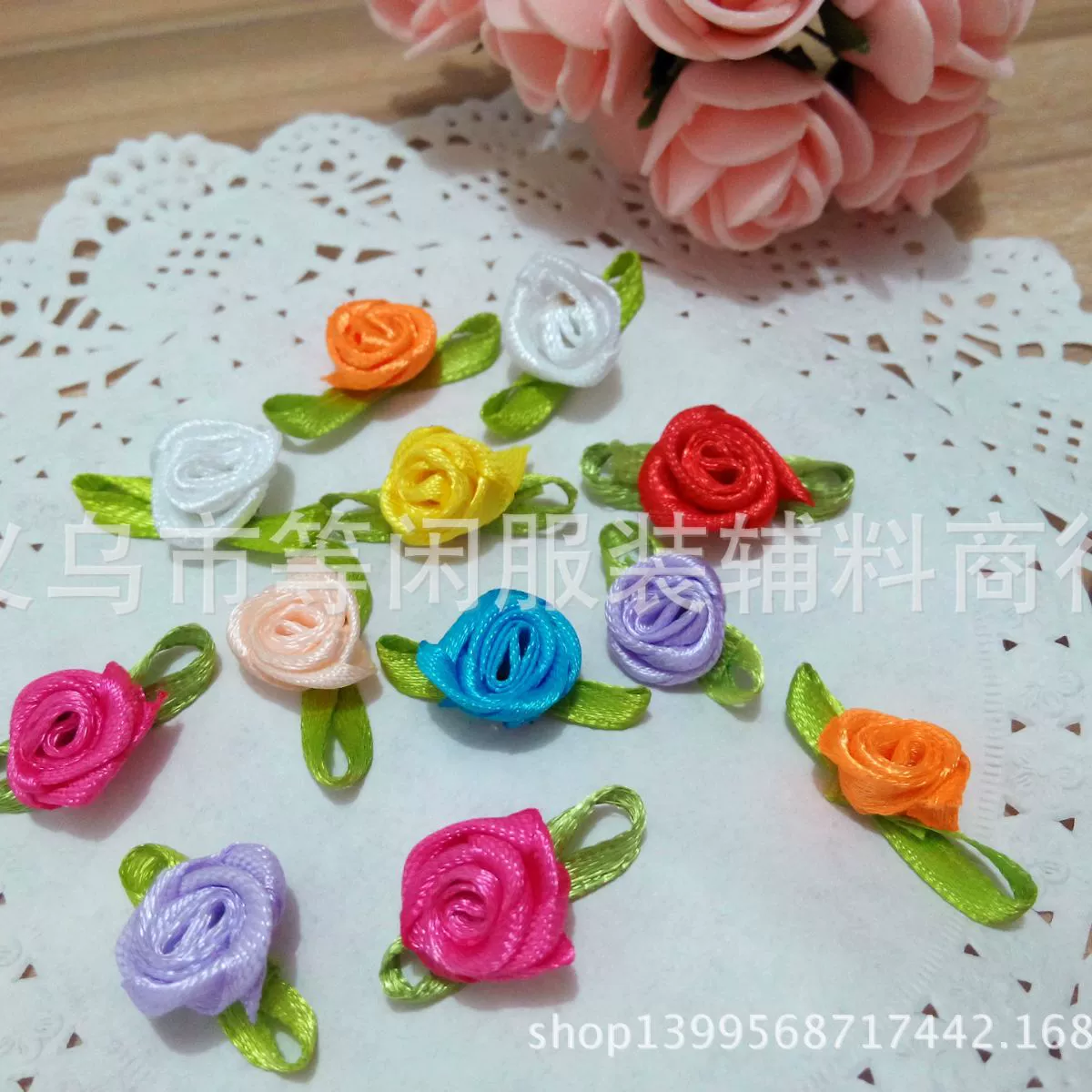 DIY лента ручной работы маленькие розы мини зеленые листья маленькие цветы декоративные аксессуары маленькие цветы аксессуары оптом