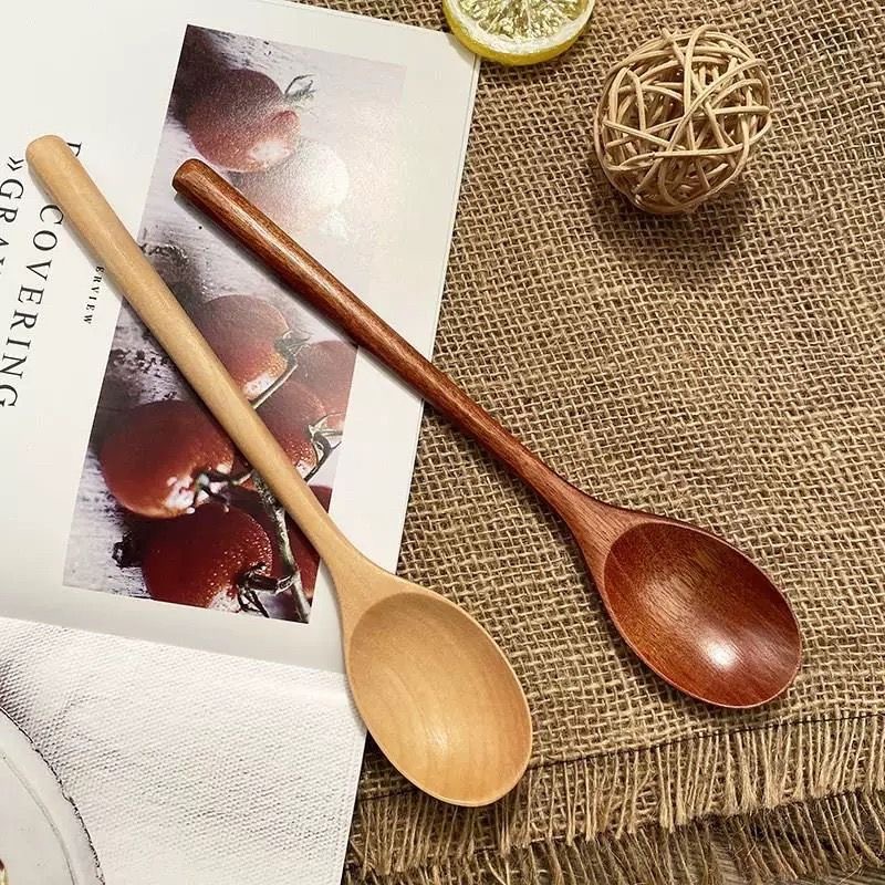 Colher de pau grande para servir sopa, mingau de arroz e outros pratos. Cabo longo ideal para comer e beber sopa._voghion.com