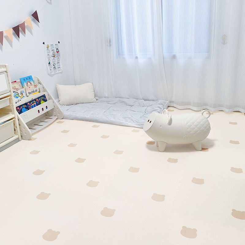 XPE 베어(오프화이트 배경)