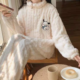 珊瑚绒睡衣女2023新款冬季小熊可爱两件套加厚外穿家居服厂家批发