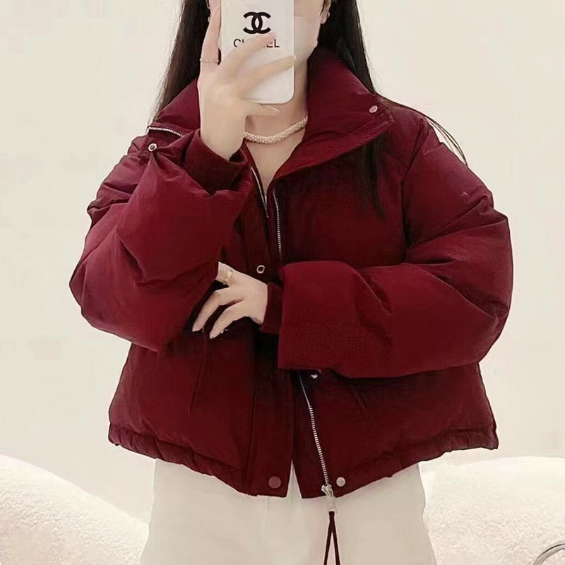 Fashionable short down jacket with down