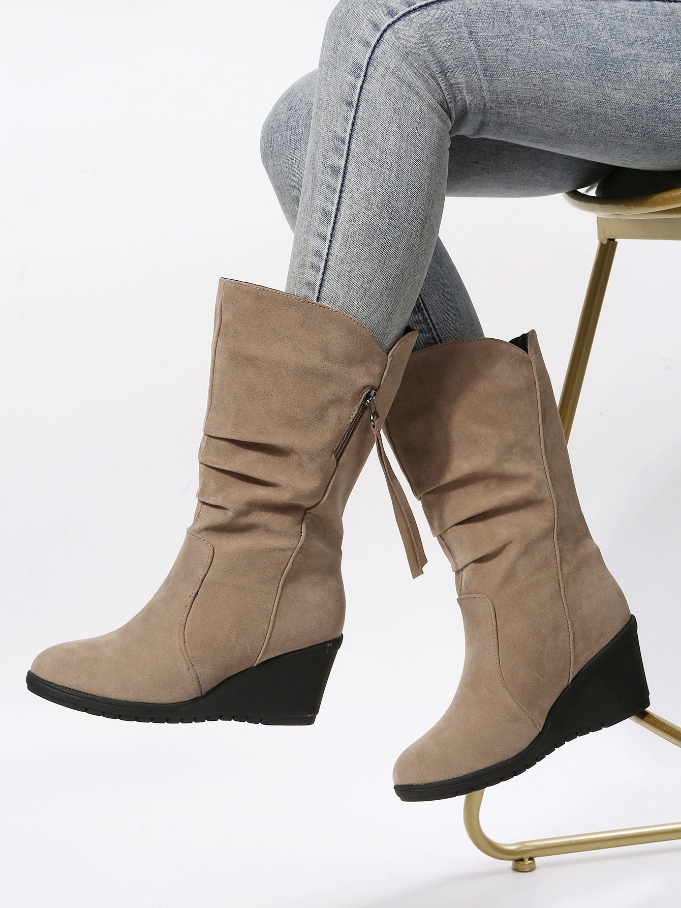 Plus-size low heel round head women's height-raising casual boots_voghion.com