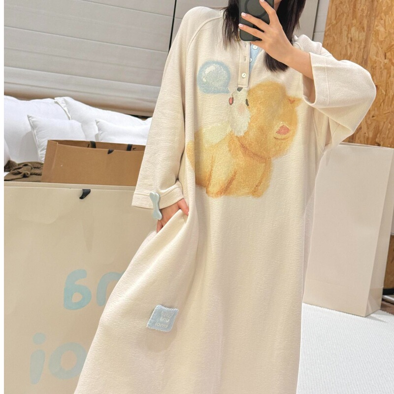 New style teddy bear nightgown for women, autumn and winter, loose fit, plus size, long, casual, can be worn as outerwear, pajamas, and loungewear New style teddy bear nightgown for women, autumn and winter, loose fit, plus size, long, casual, can be worn as outerwear, pajamas, and loungewear