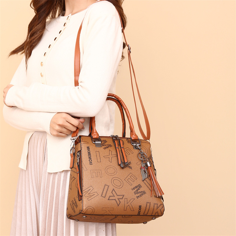 Cross-border foreign trade large-capacity women's bag 2024 New style mother and child multi-piece set Women's bag letter women's single-shoulder handbag Item Picture