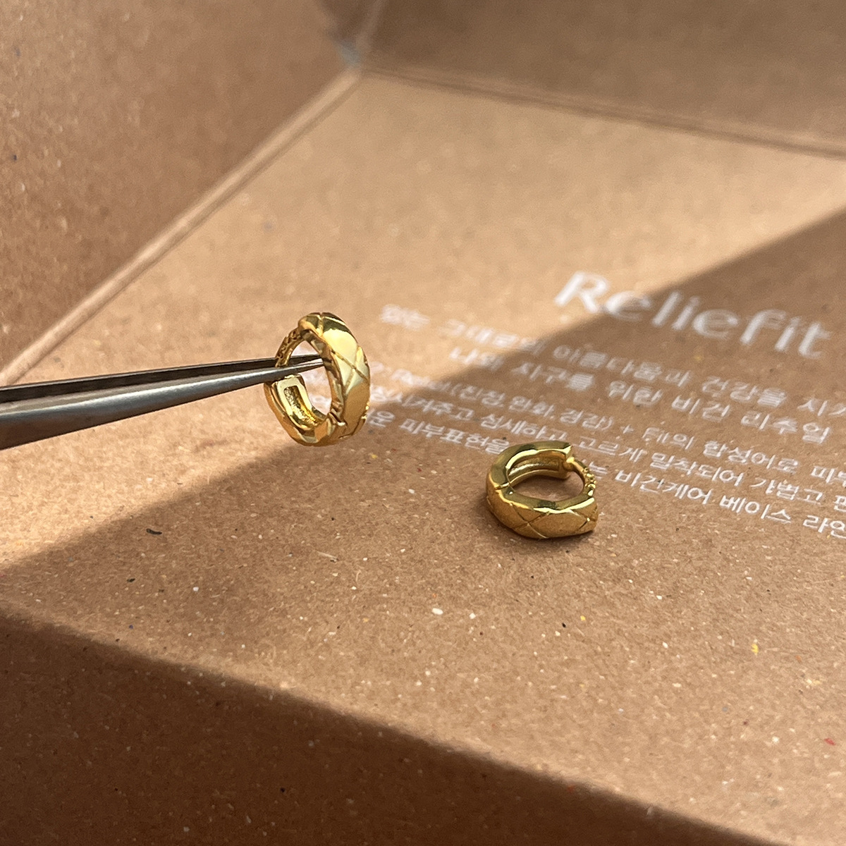 Gold medium -sized pair