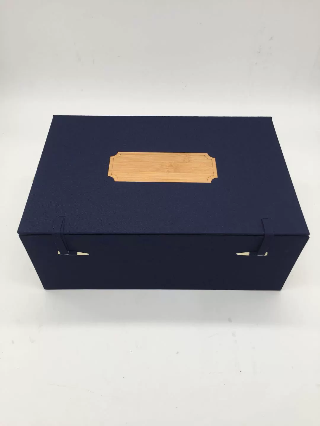 Новая синяя подарочная упаковка, одна кастрюля, один фарфоровый антикварный чайный сервиз на 6 чашек и разные мелочи, прямые продажи с фабрики