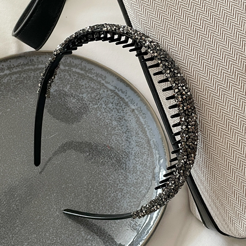 Red en línea 2025 nuevo lavado facial especial banda de cabello dientes antideslizante dispositivo de cabello de cabeza ondulado correa de cabello de altura craneal para mujeres