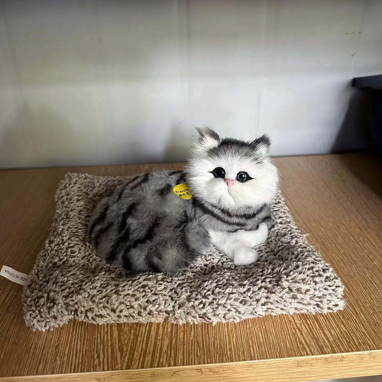 Fábrica de cabello recto imitación de carbón de bambú adornos de automóviles ojos abiertos adornos de interiores familiares para enviar regalos de aire purificado