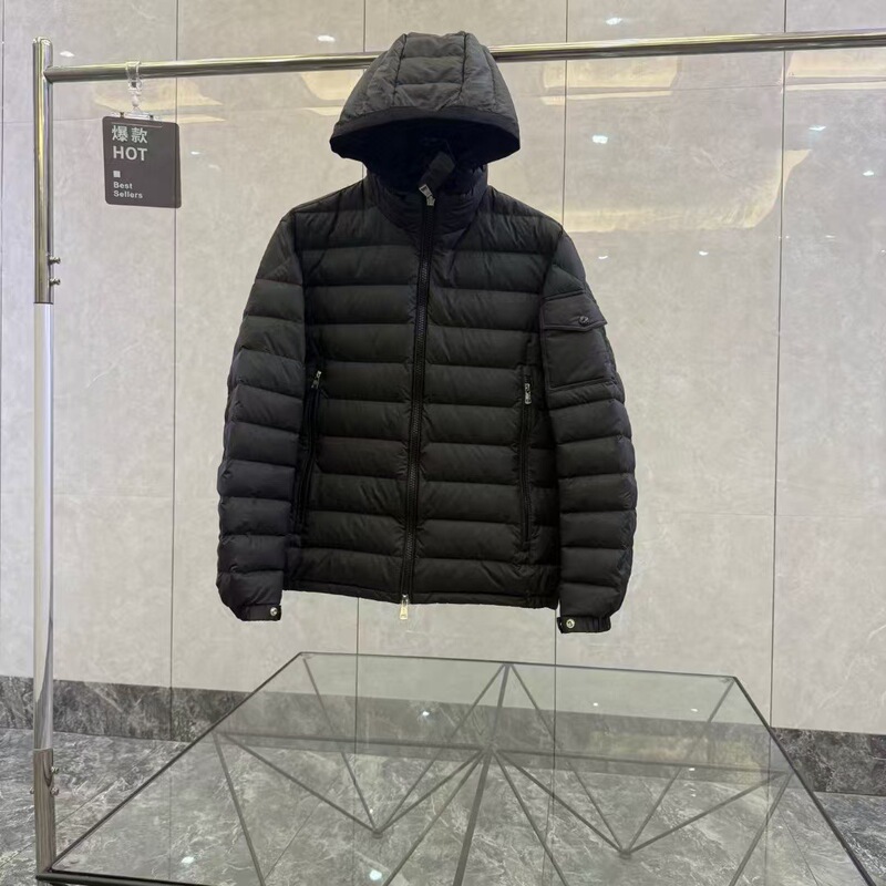 Galion cross-border high-end version Moncler down jacket, lightweight model, high down fill volume Galion cross-border high-end version Moncler down jacket, lightweight model, high down fill volume