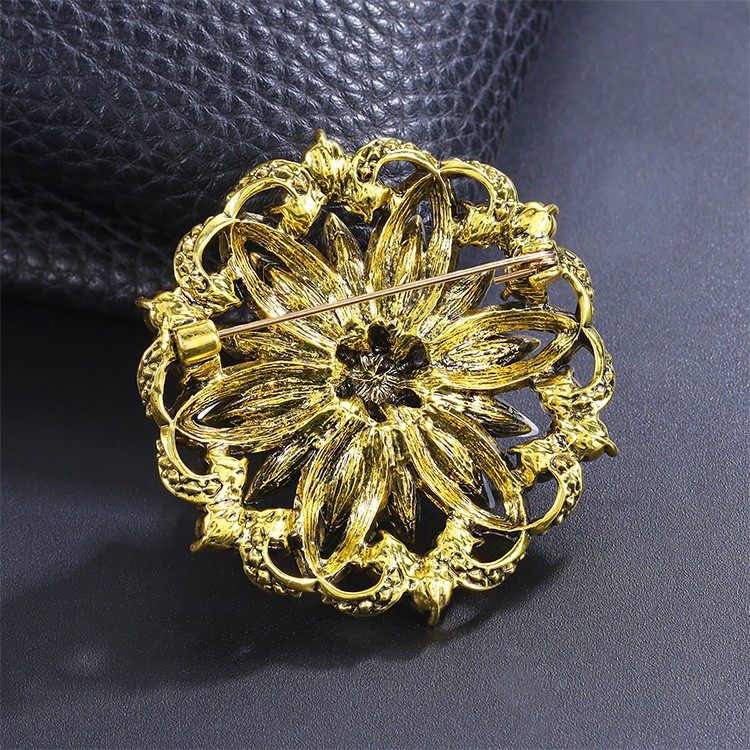 Bestseller-Brosche mit Sonnenblumenmotiv im europäisch-amerikanischen Stil: Exquisites und elegantes Accessoire für Kleidung und Mäntel._voghion.com