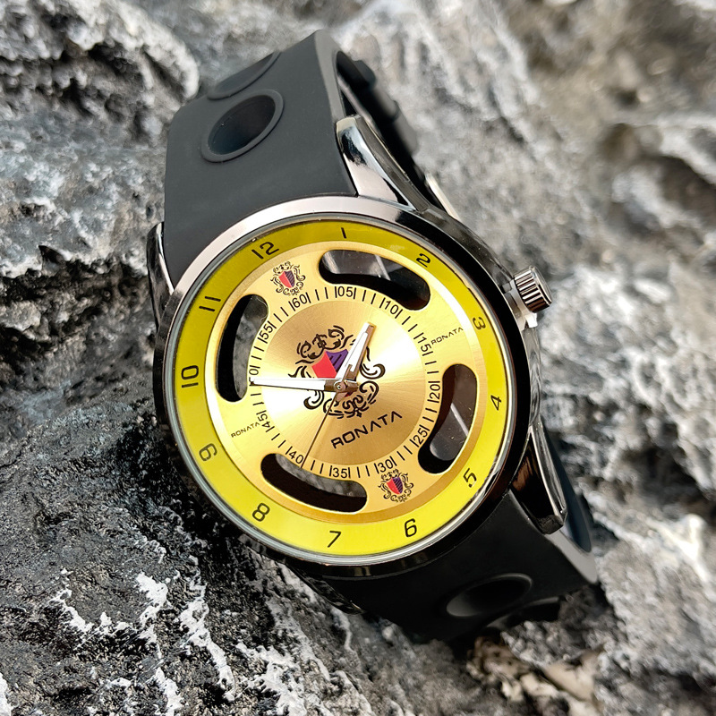 One-piece dropshipping fashionable trendy men's watches, hollow transparent men's and women's watches, silicone watch straps, quartz watches.
