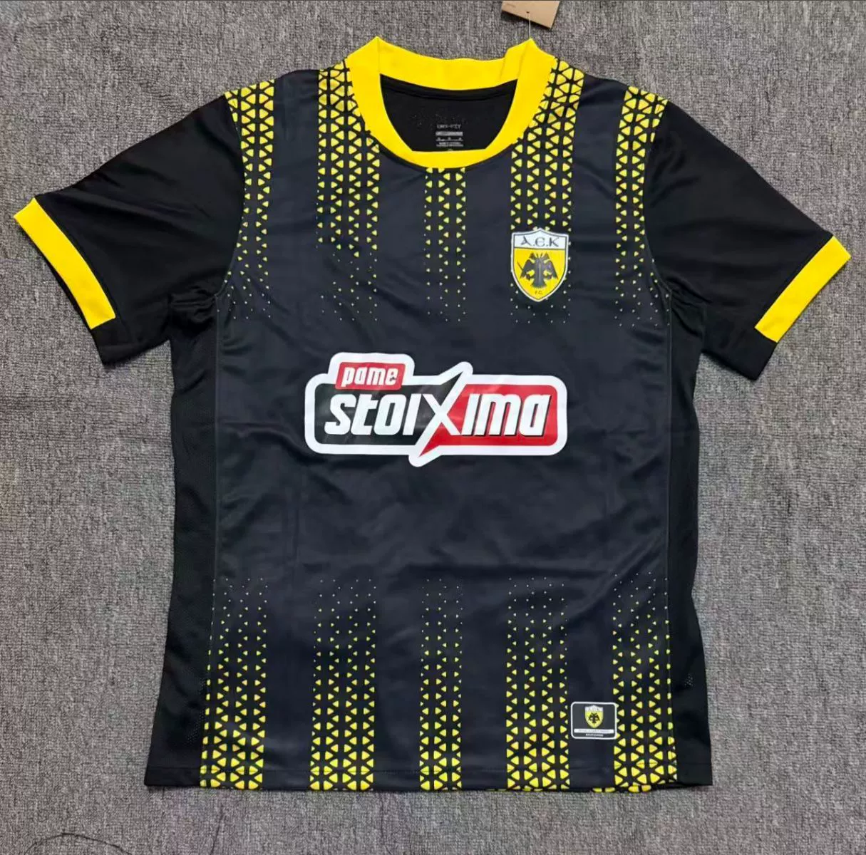 Футбольная футболка, разные клубные дизайны (Atlanta, Barcelona, Lisbon, South Africa), размеры S–XXL