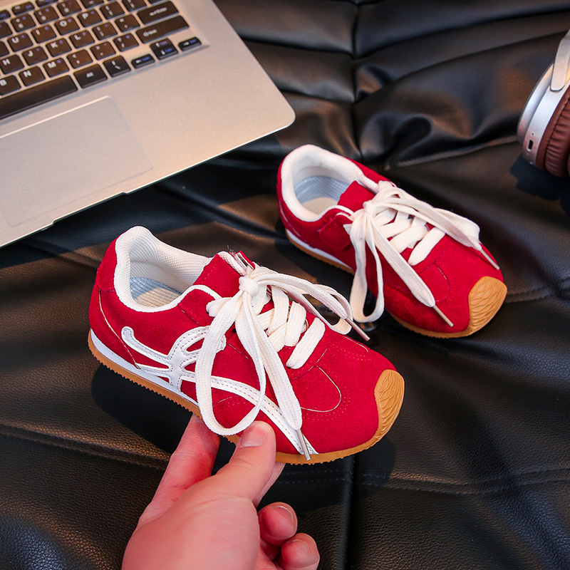 2025 primavera y otoño nuevos zapatos deportivos para niños de moda zapatos para correr retro para niños grandes y medianos