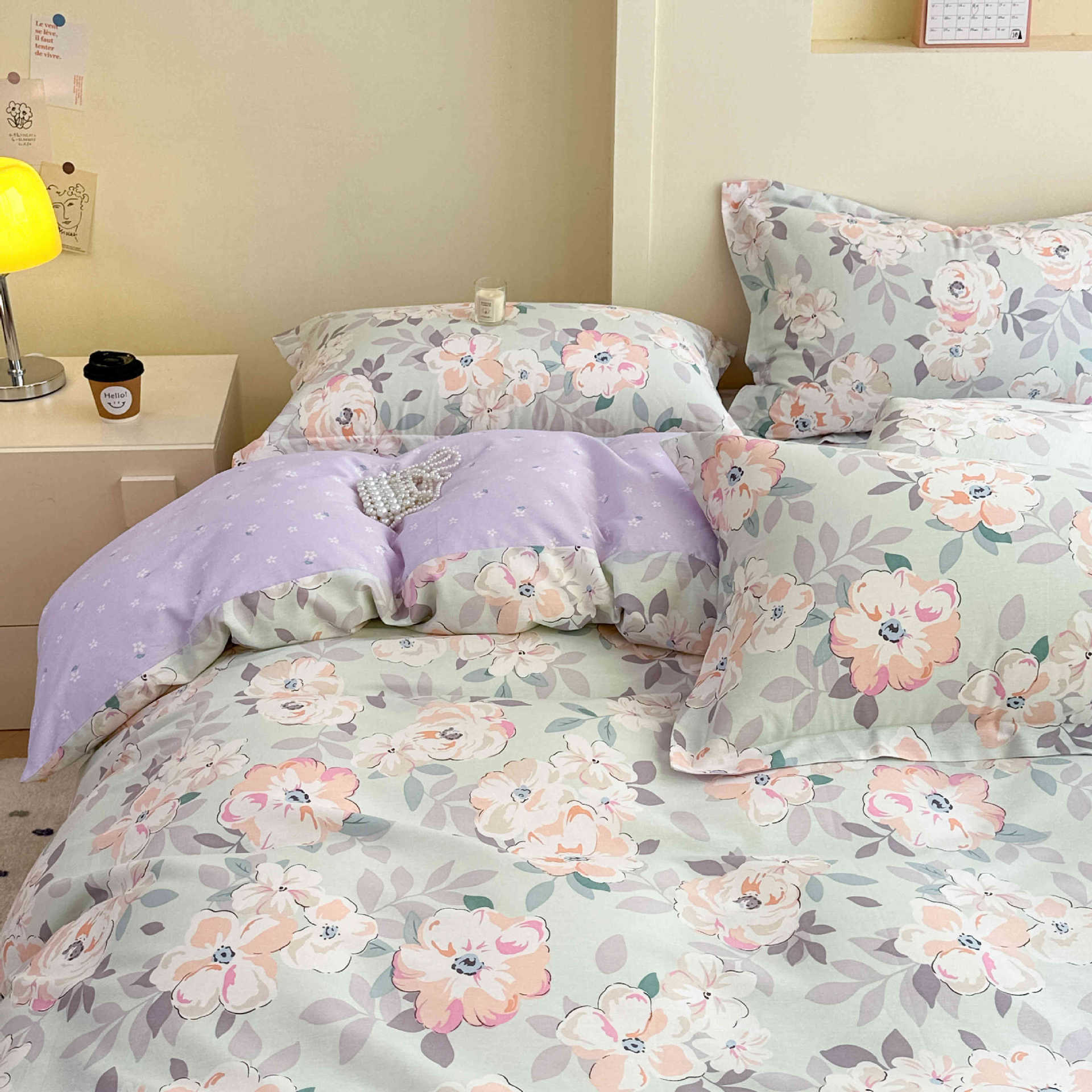 Cama de algodón de cuatro piezas, ropa de cama de cuatro estaciones, dormitorio de estudiantes de tres piezas.