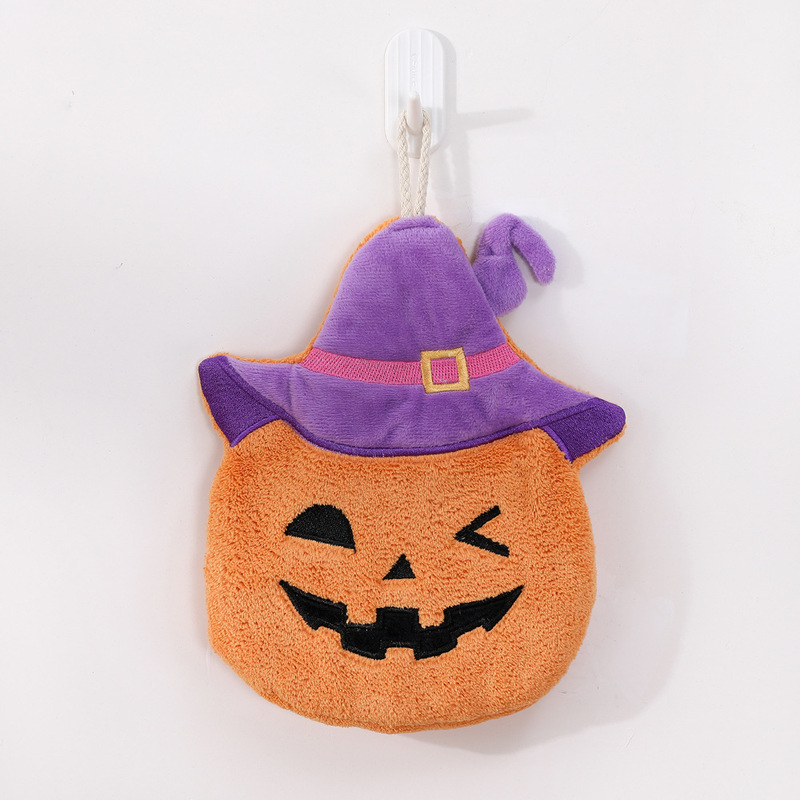 新型のハロウィンの漫画のカボチャの頭は手ぬぐいを拭います。|undefined