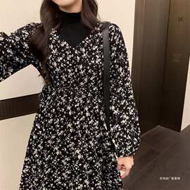 胖秋季假两件高领碎花连衣裙女法式桔梗复古长裙显瘦内搭打底裙