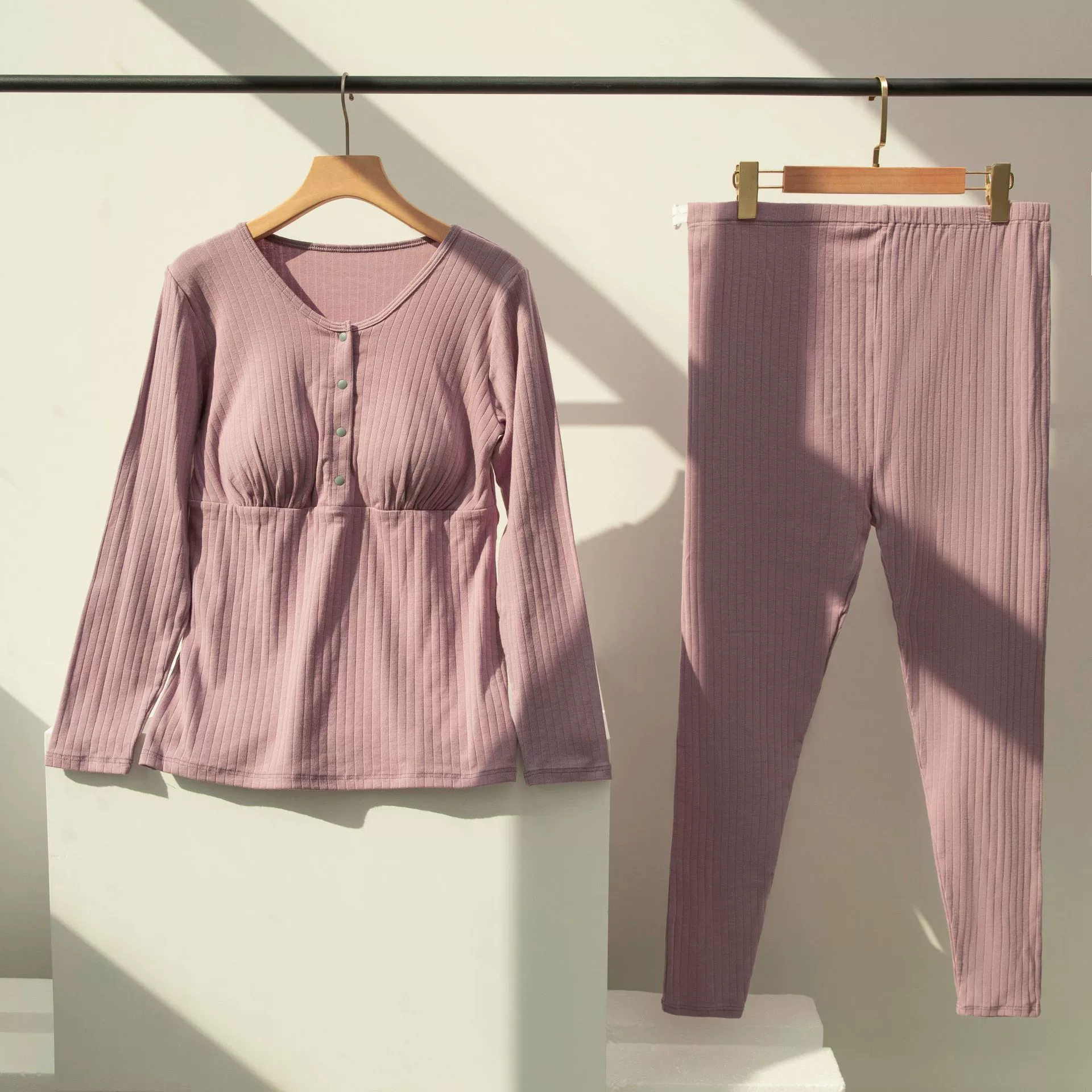 Новый костюм для грудного вскармливания с полосками из чистого хлопка, модный домашний костюм для мамы без бюстгальтера больших размеров с мягким костюмом