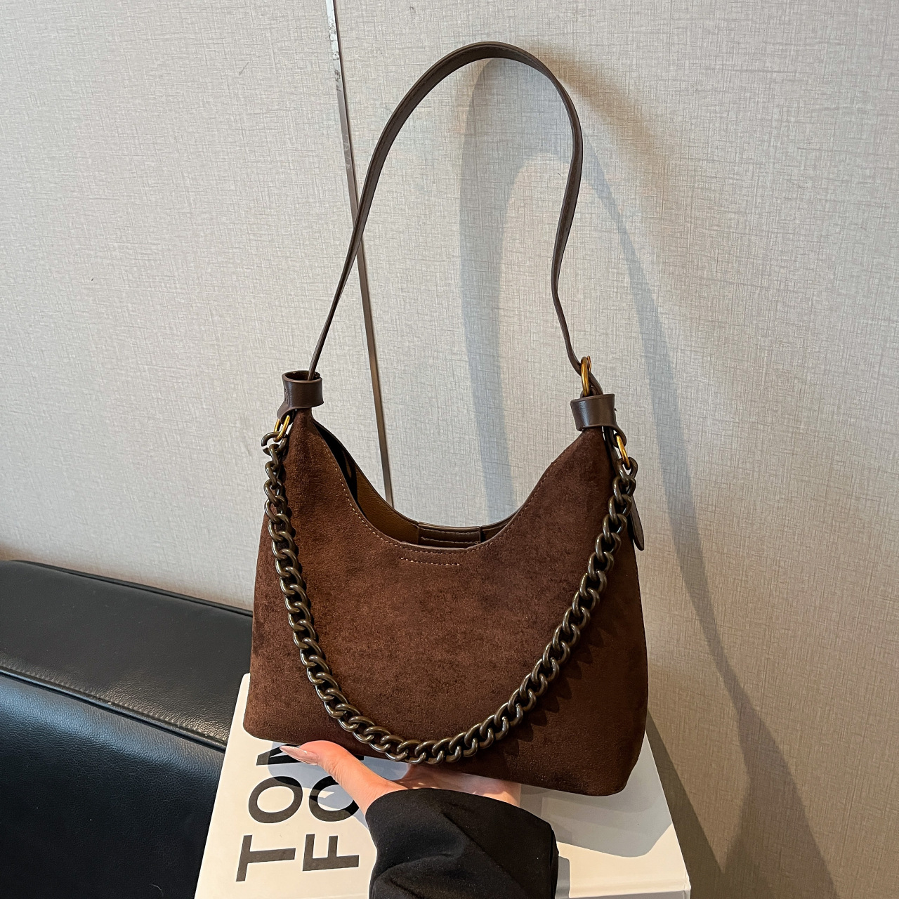 韩版时尚简约手提包包女2025冬季新款百搭气质复古高级单肩斜挎包