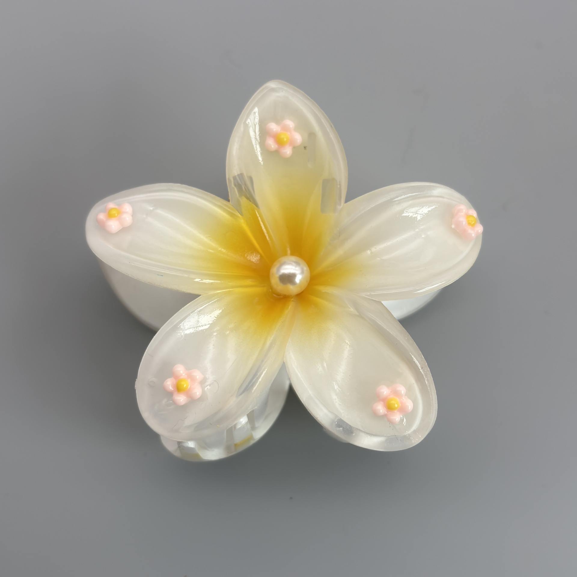 Pinza de pelo acrílica con flor de plumeria para mujer, accesorio de alta gama, pinza de tiburón, pinza de pelo cruzada para el verano.