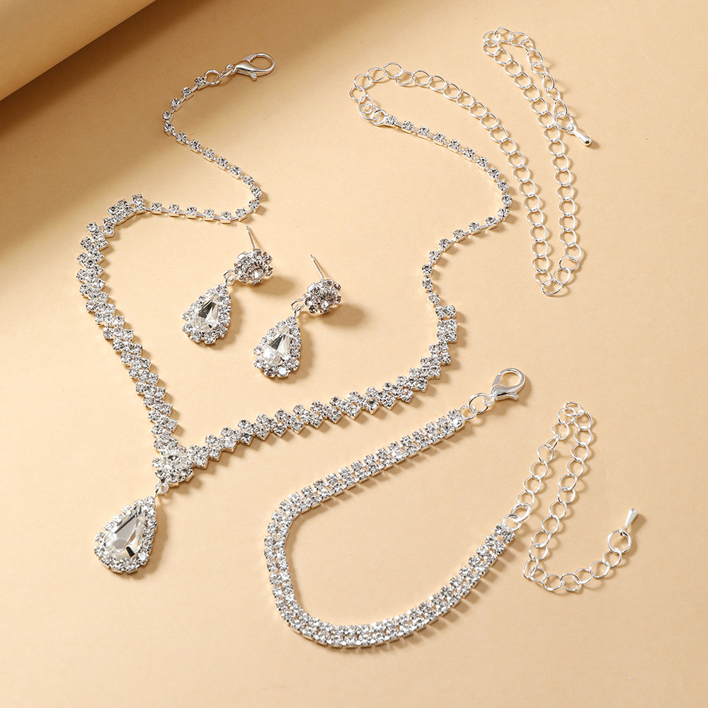 Nuevo clásico simple en forma de gota rojo collar de diamantes de imitación pendientes cadena