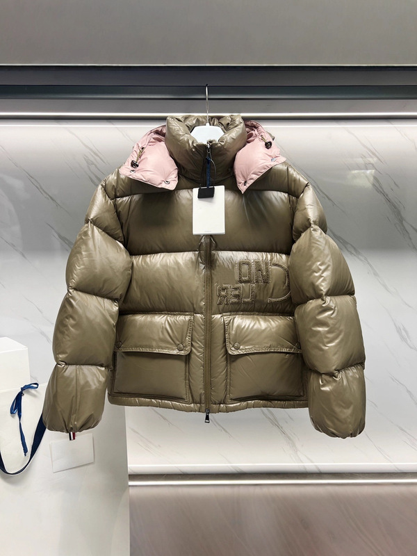 Exclusive Moncler Abbaye M down jacket, short style, patent nylon, winter cold-proof and warm puffer coat Exclusive Moncler Abbaye M down jacket, short style, patent nylon, winter cold-proof and warm puffer coat