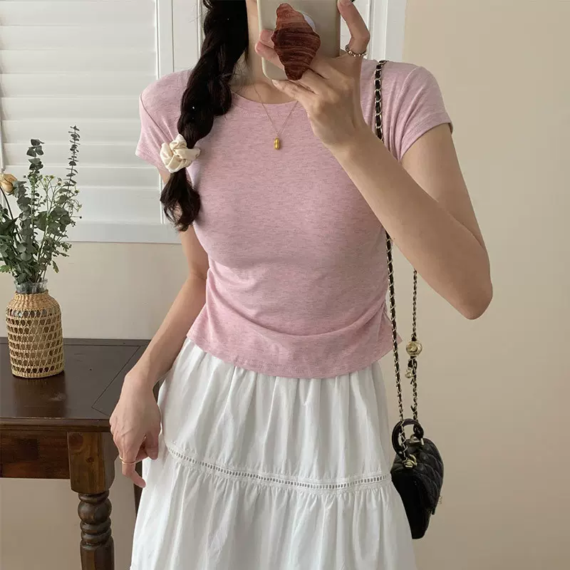 小个子盐系正肩显瘦女夏多巴胺穿搭修身显瘦设计感纯色圆领上衣
