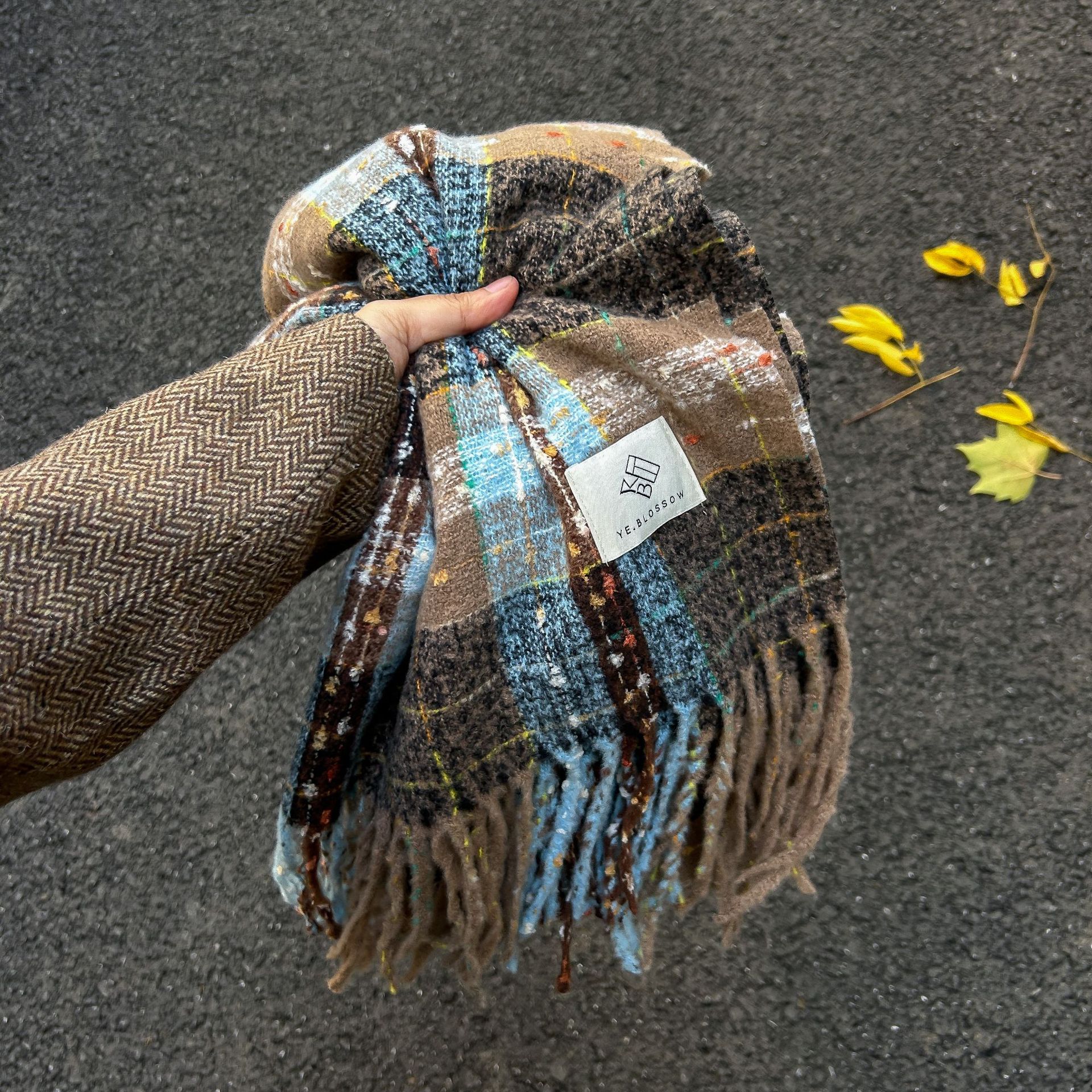 눈이 가득한 갤럭시 커피 컬러