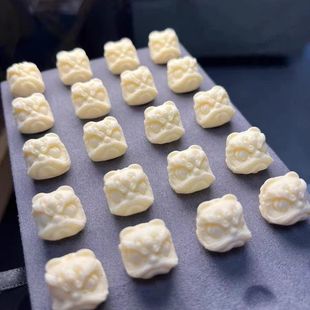 Wake -up lion with beads DIY ivory and fruit carving Bodhi fruit bracelet super cute and cute accessories handheld accessories men and women models