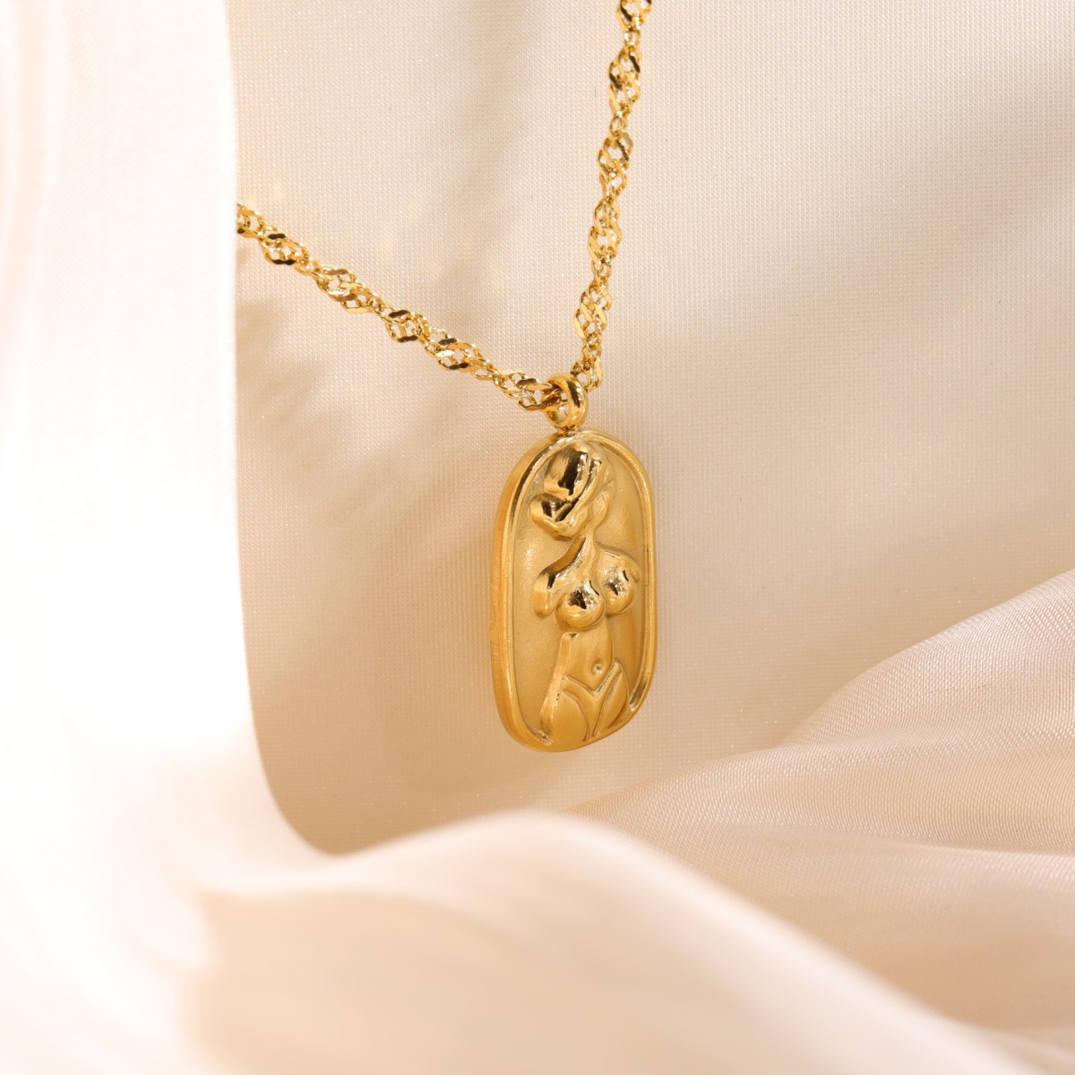 Unisex Fashion Square Statue Titanium Steel Necklace Gold Plated Stainless Steel Necklaces_colorza_5