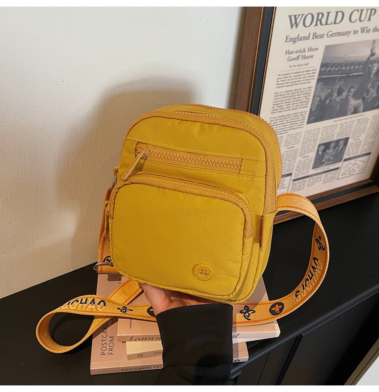 Bolso de tendencia transfronteriza para mujeres 2026 nuevo bolso de nylon ligero simple de viaje de hombro bolso de mujer