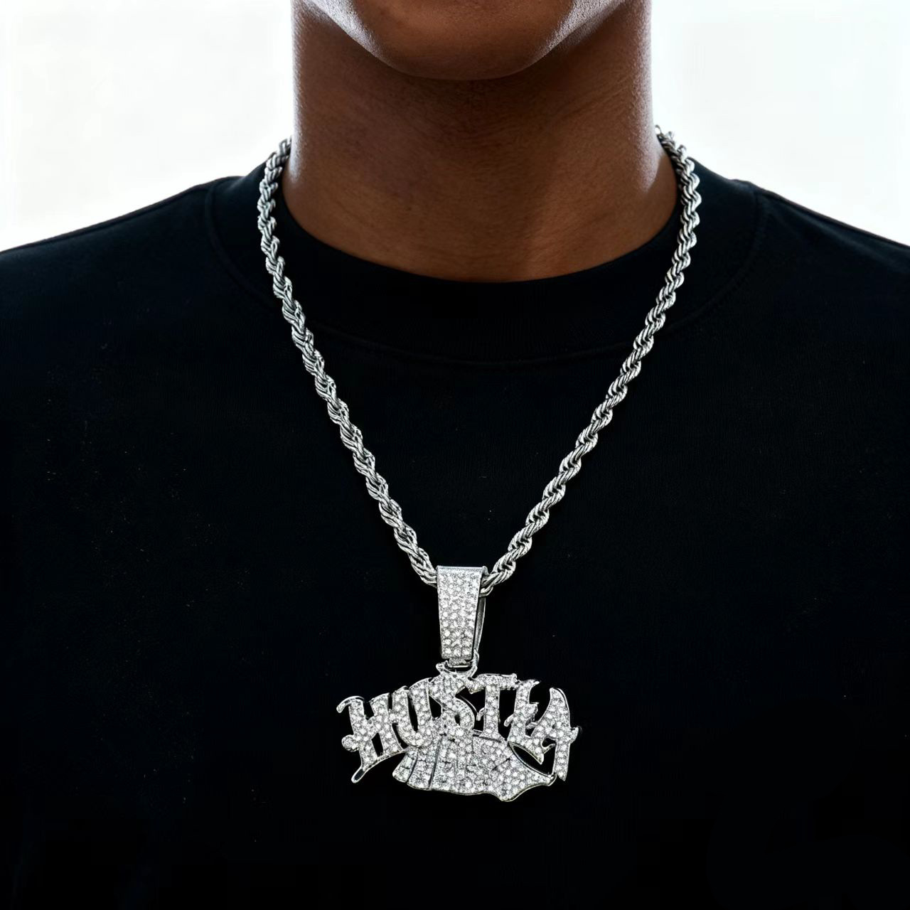 2025 nueva aleación con letras de diamantes completos Hustla colgante para hombres y mujeres moda hip-hop joyería con collar de giro de 5mm