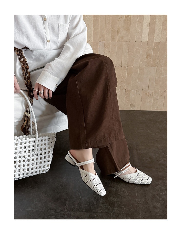 Dép sandal nữ da cừu mũi vuông gót thấp quai chữ V phối màu — màu nâu, Màu cà phê đậm, màu trắng ngà chi tiết 38