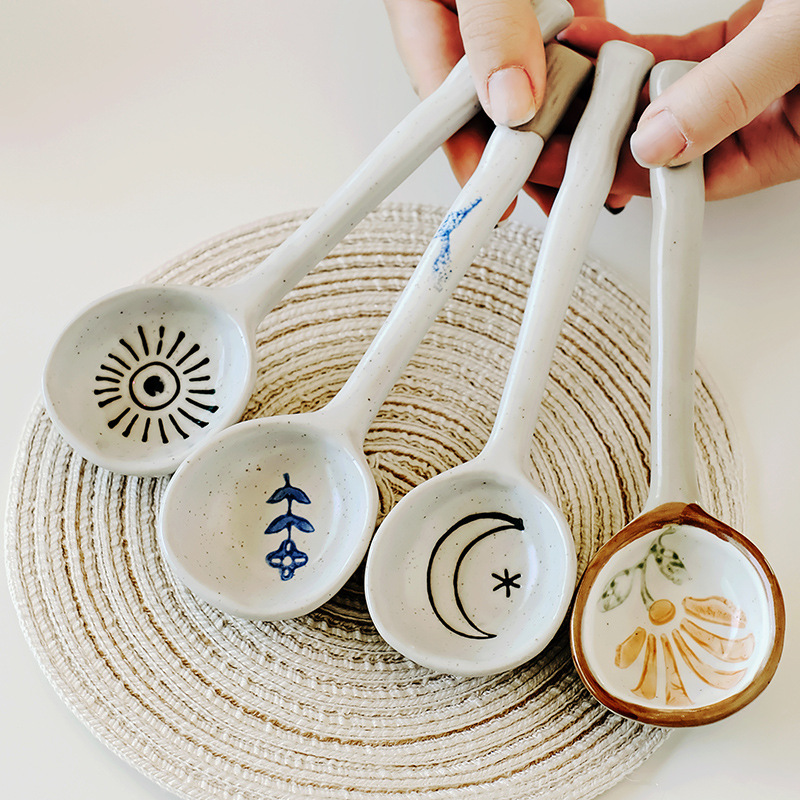 세라믹 스푼 가정용 높은 색상 가치 긴 손잡이 일본식 수프 작은 숟가락 창조적 인 숟가락 밥 숟가락 식당 숟가락 숟가락