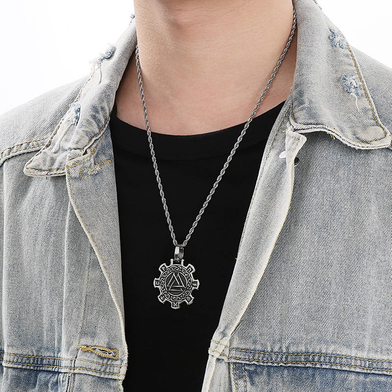 Viking Warrior Pendant Necklace Vintage Celtic Knot Shield Style_voghion.com