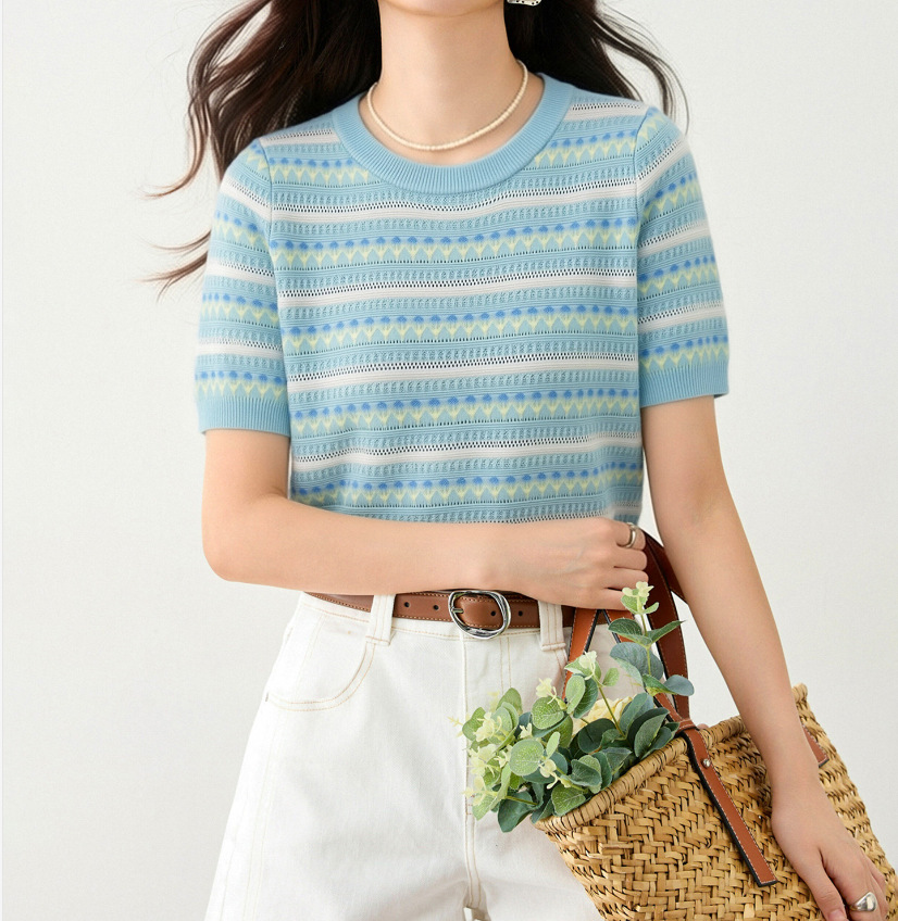 Áo thun nữ cổ tròn sọc jacquard tay ngắn chất liệu lụa băng mát lạnh, kiểu hở lưng mỏng nhẹ mùa hè 2026 — xanh lam chi tiết 9