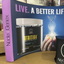 ͿĻչʾXϽ𱳾ܻӺʽܱyVչ