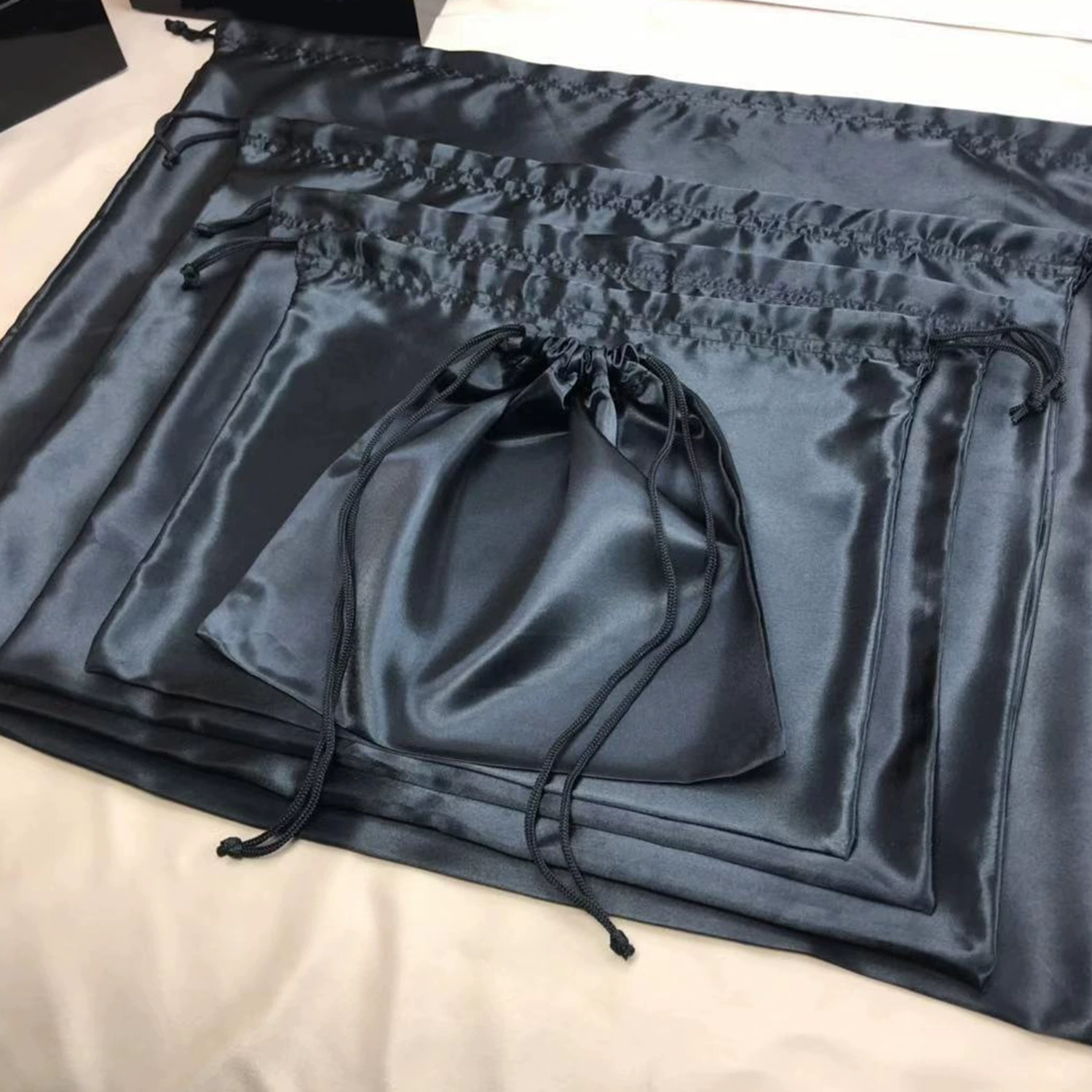 Роскошный чехол для сумок и обуви из черного сатина, дорожный чехол для хранения из сатина на шнурке, можно нанести логотип