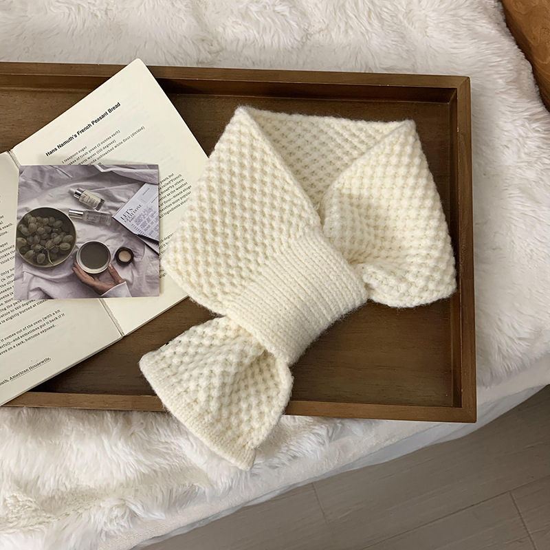 Pequeña bufandas mujeres otoño invierno nuevo estilo coreano todo el tiempo cálido color sólido bufandas rojas de red perezosas lana punto cruzado bucal