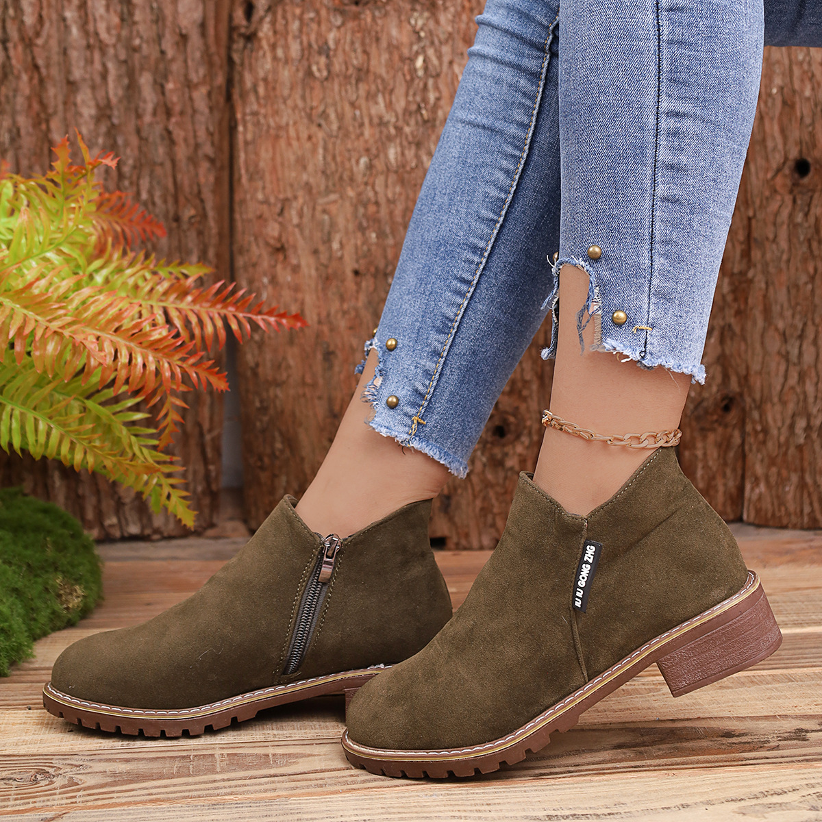 Novas botas curtas vintage foscas para mulheres com saltos grossos e zíperes laterais_voghion.com