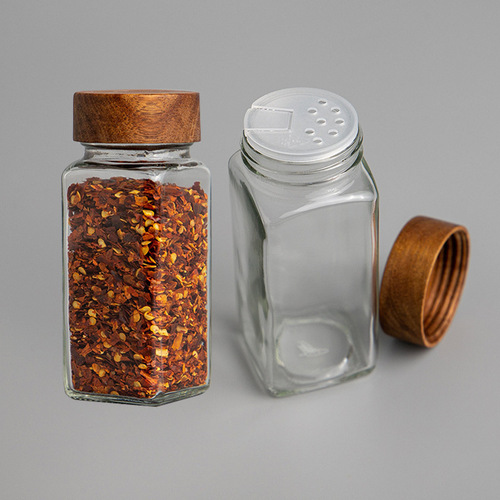 Wholesale acacia wood lid seasoning bottle 120ml square glass seasoning jar kitchen spice bottle 4oz barbecue seasoning bottle