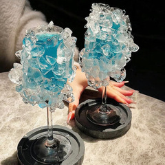勇敢な心の杯のカクテルの杯のアイデアのネットの赤い足のガラスの杯の品鑑は香りの杯のバーの特調の杯を聞きます。