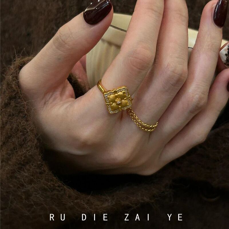 Kuning Vintage Second-Hand Buchi Style Four-Leaf Ring Accessible Luxury High-End Pull-Out Adjustable Autumn and Winter Ring