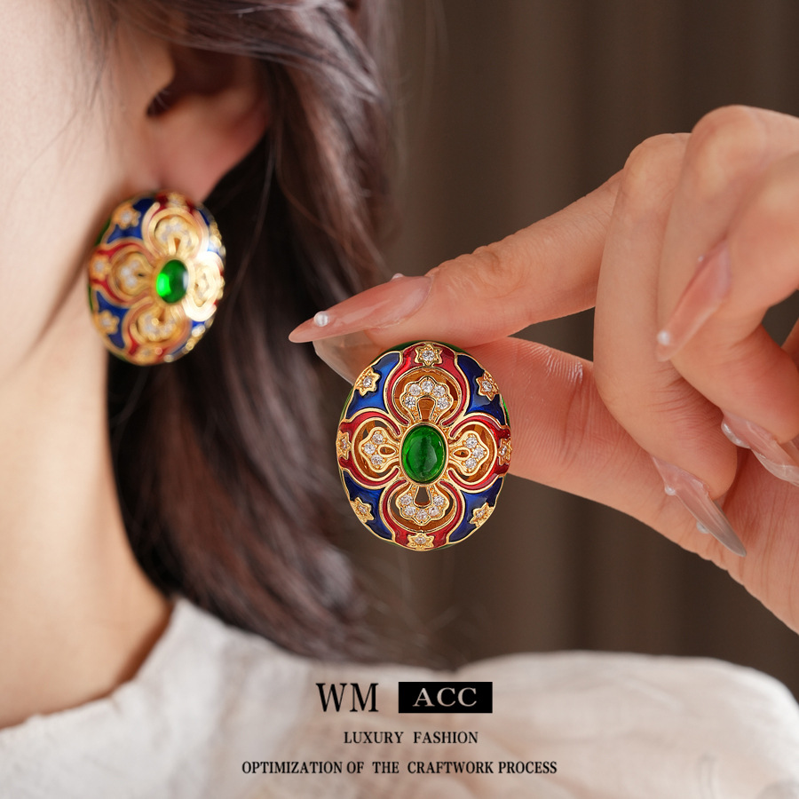 Conjunto de joyería vintage medieval Pendientes ovalados de circón de color chapado en oro real Collar de anillo de sentido avanzado
