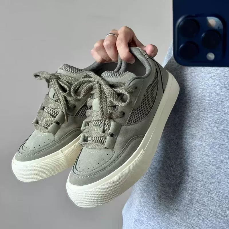 春季板鞋男休闲百搭潮鞋酒红色ins小众设计感面包滑板鞋美式高街